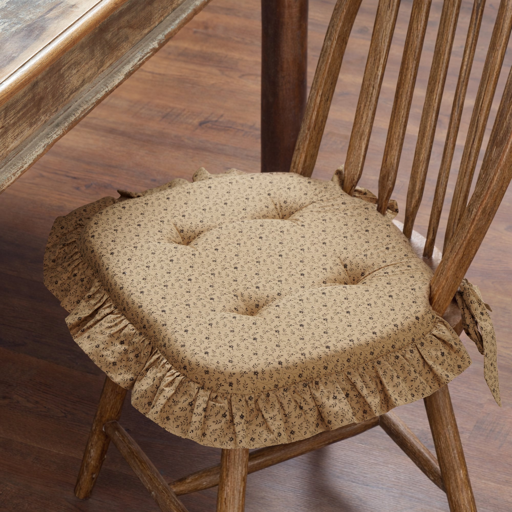 Maisie Tan & Black Ditzy Floral Chair Pad