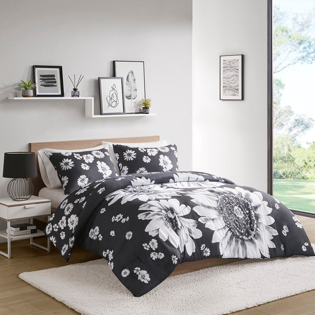 Maude Checkered Comforter Set