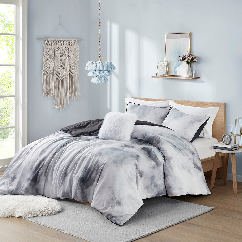 Cassiopeia Watercolor Tie Dye Printed Duvet Cover Set with Throw Pillow