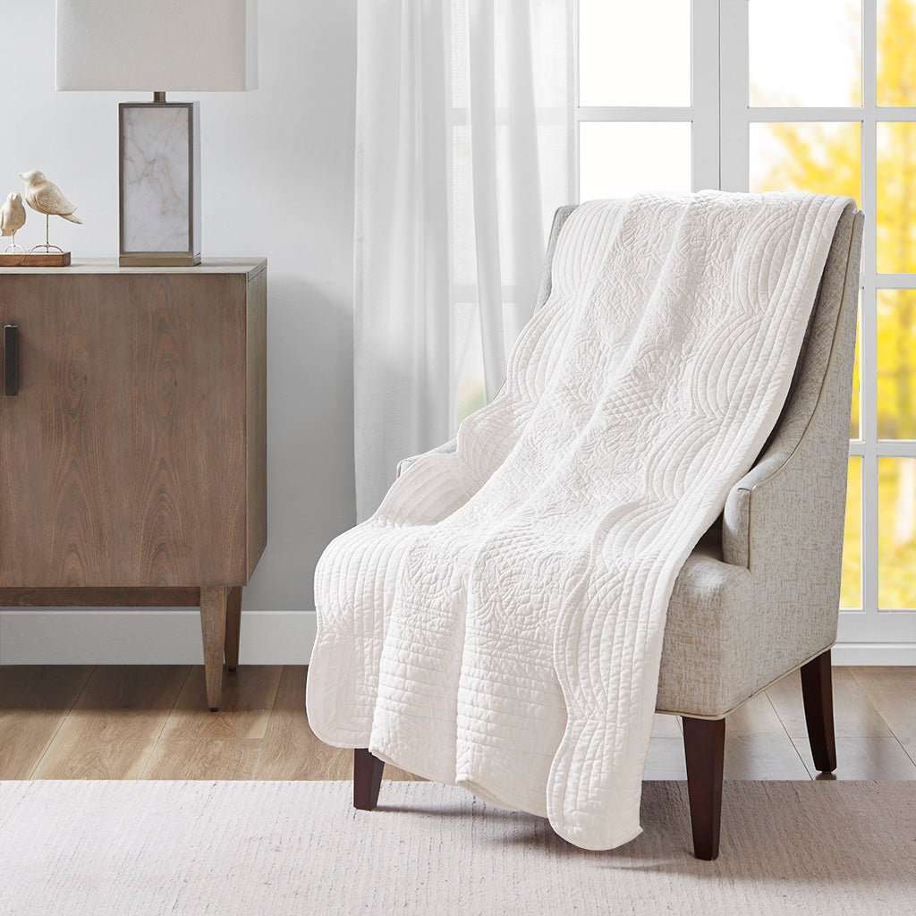 Tuscany Oversized Quilted Throw with Scalloped Edges