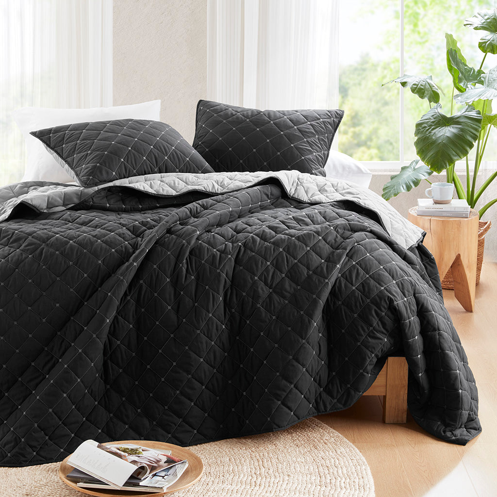 7 Piece Stripe Comforter and Quilt Set