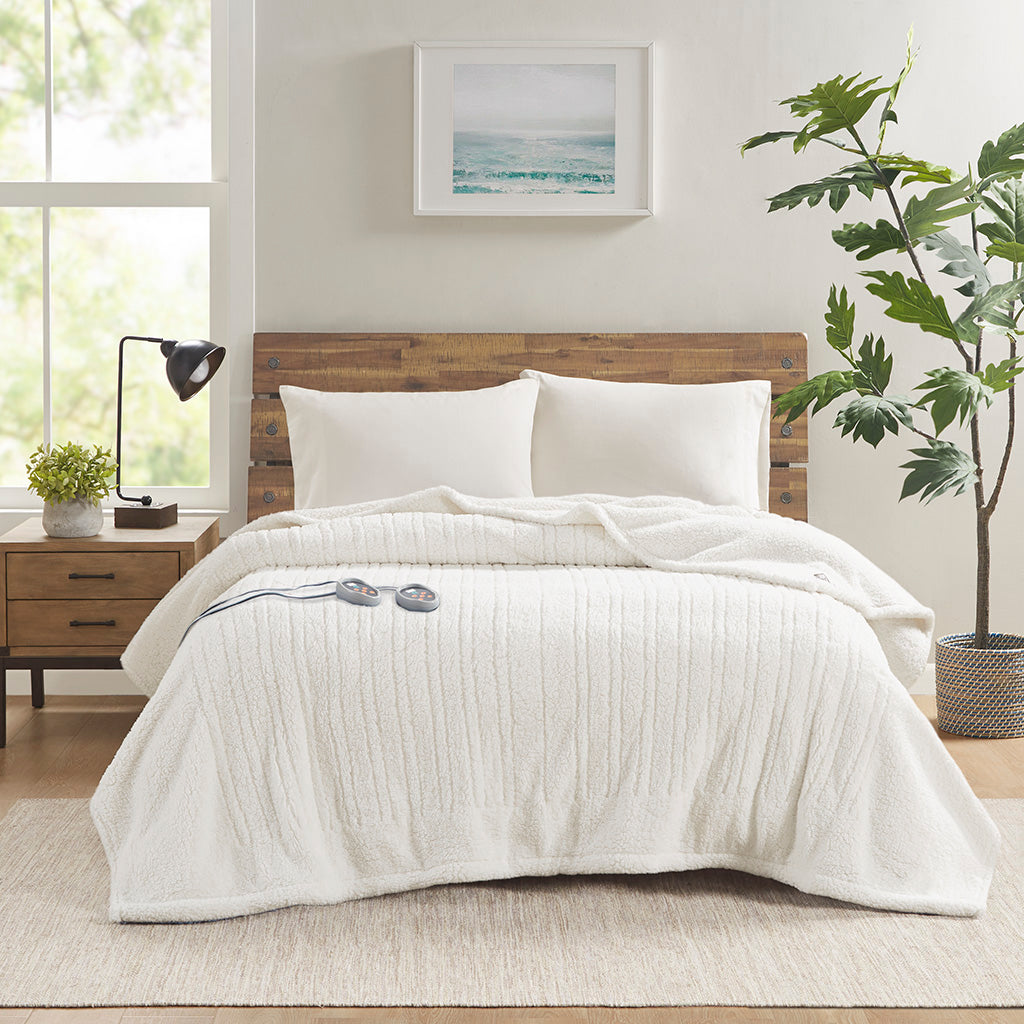 Sherpa Plush Reverses to Berber Heated Blanket