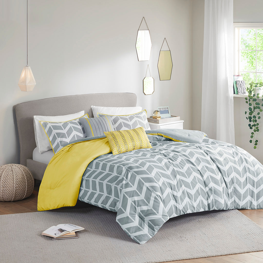 Nadia Metallic Print Faux Fur Comforter Set