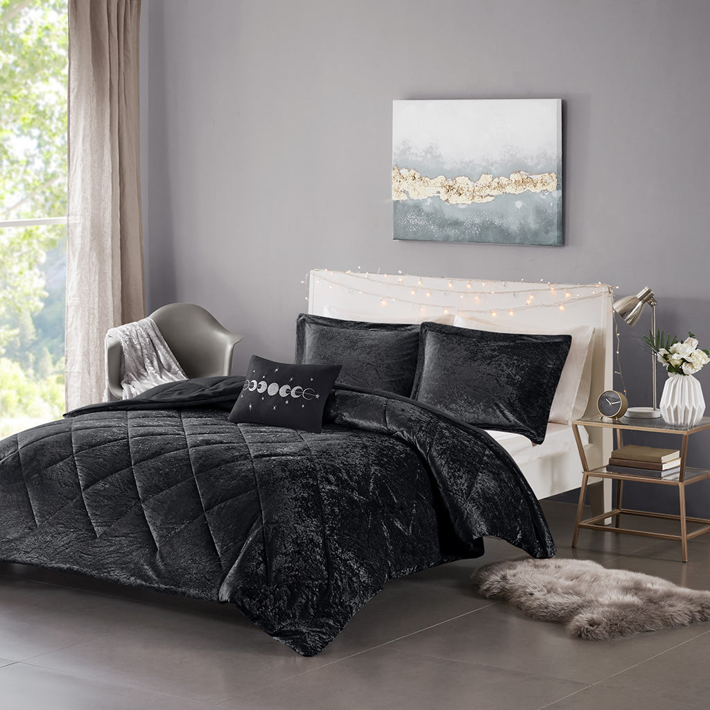 Felicia Velvet Duvet Cover Set with Throw Pillow