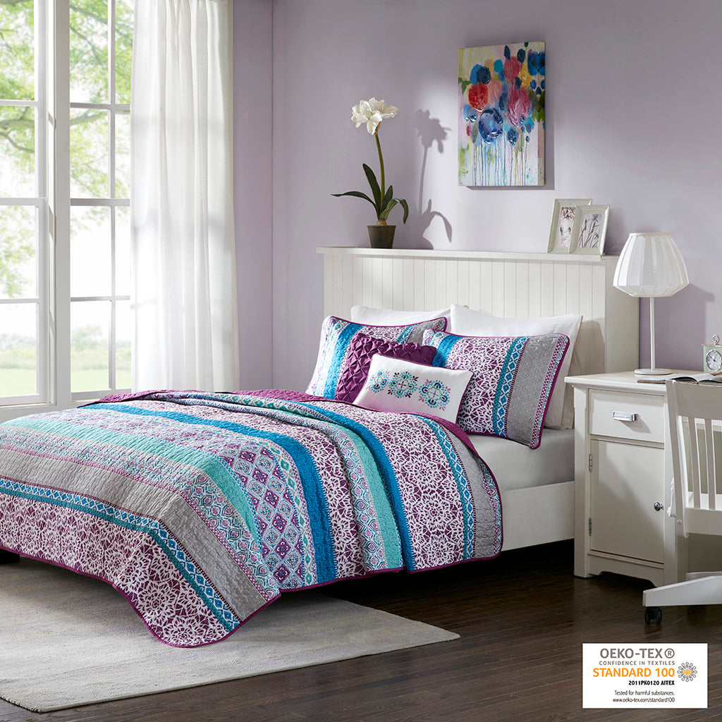Joni Solid Quilt Set With Tufted Diamond Ruffles