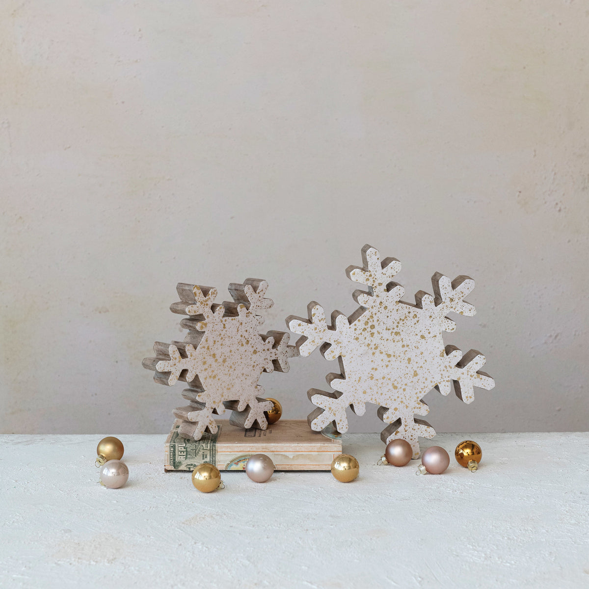 Wood Snowflake w Gold Foil (L)