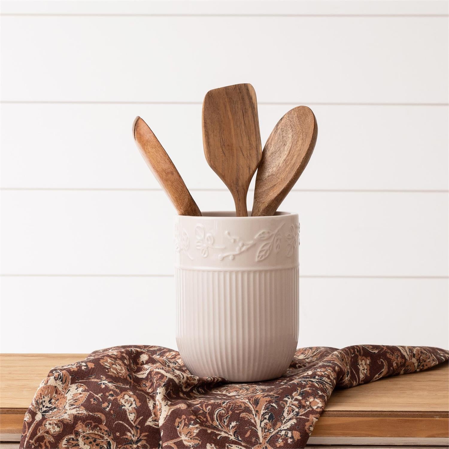 Crock - Ridged with Leaf Detail