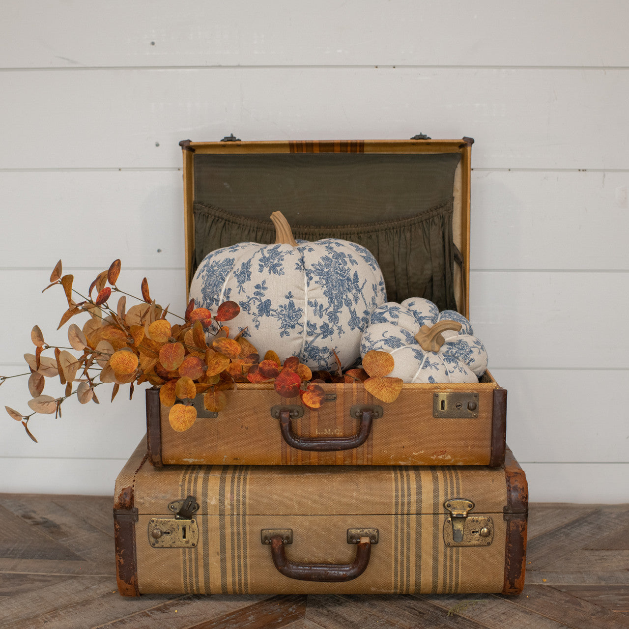 Blue Floral Pumpkin - French (L)